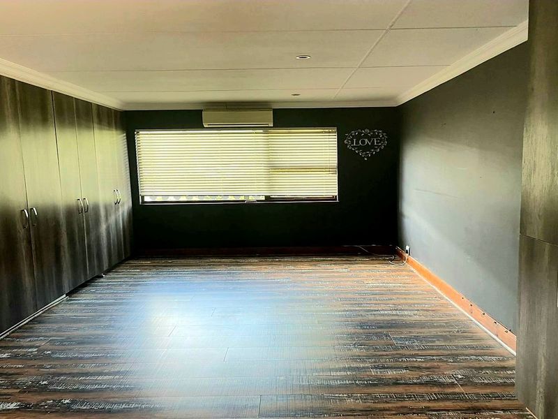 Spacious Family Home in Sedgefield with Pool and Entertainment Deck - Photo 9