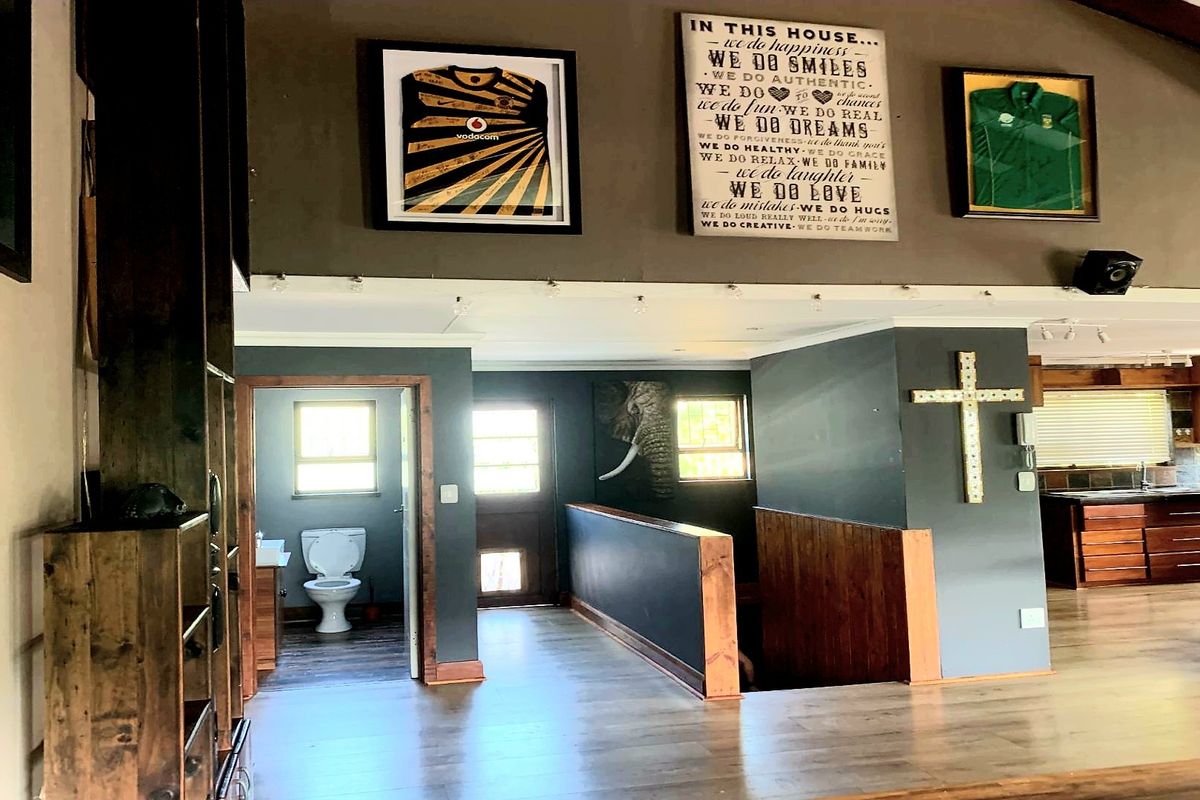 Spacious Family Home in Sedgefield with Pool and Entertainment Deck - Photo 3