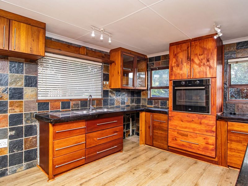 Spacious Family Home in Sedgefield with Pool and Entertainment Deck - Photo 10