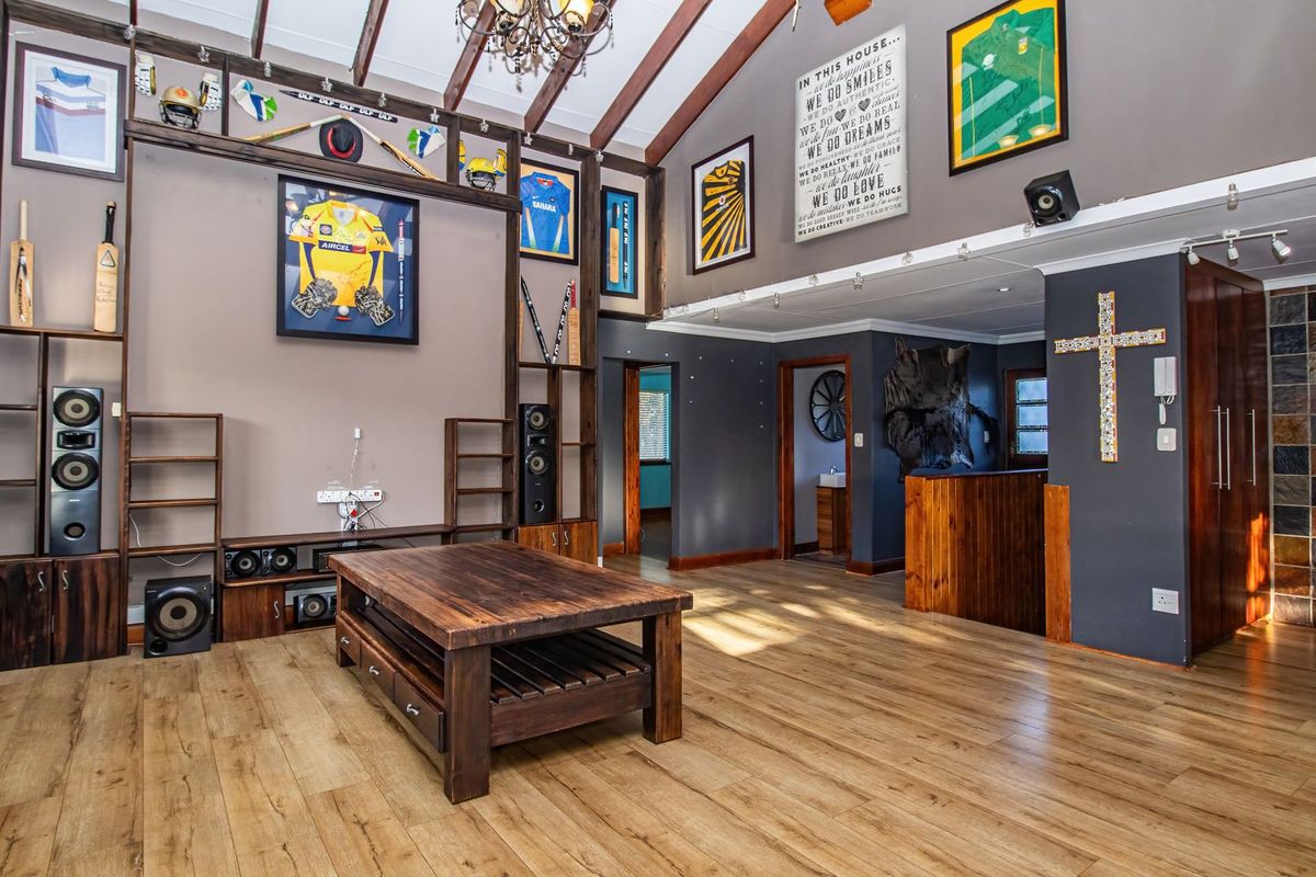 Spacious Family Home in Sedgefield with Pool and Entertainment Deck - Photo 5