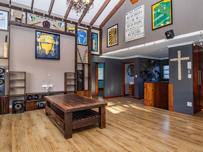 Spacious Family Home in Sedgefield with Pool and Entertainment Deck - Photo 5