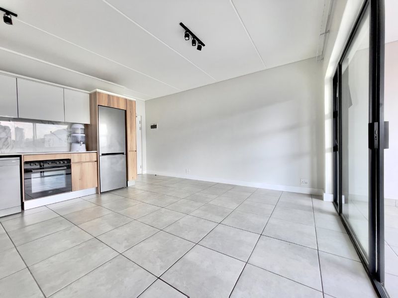 1Bedroom 1 bathroom apartment - Photo 5