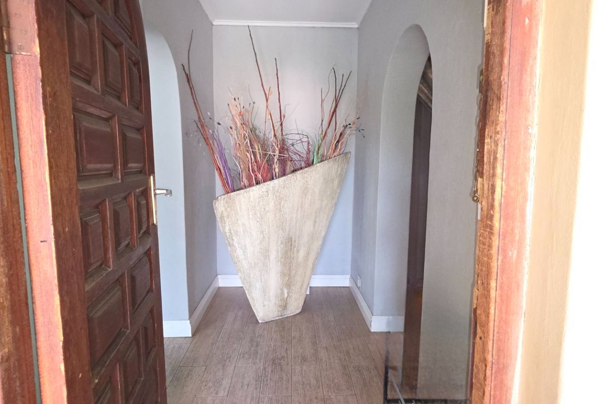 THE FAMILY HOME WITH ALL THAT IS NEEDED! - Photo 4