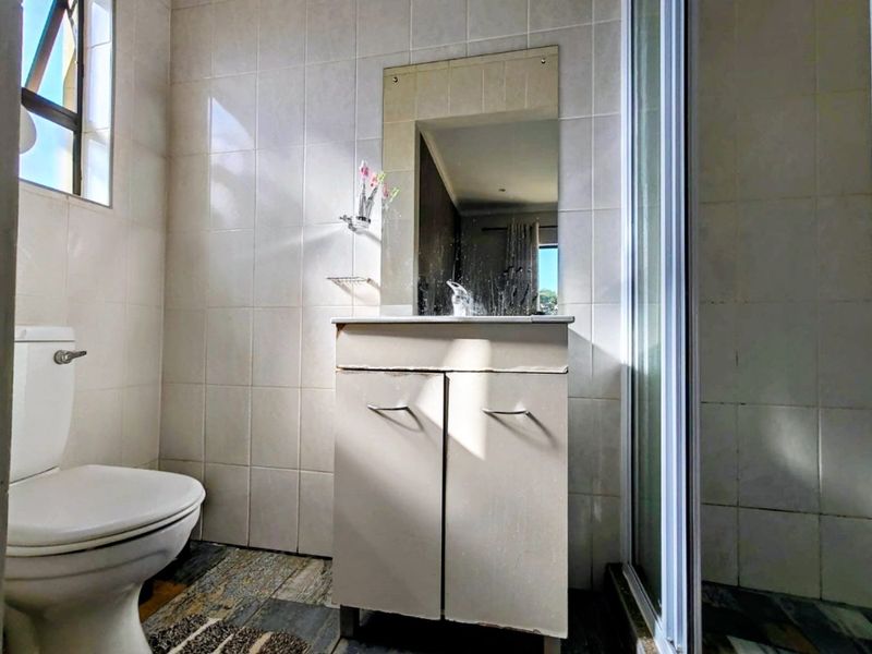 Family Home in Prime Location with Heated Pool - Photo 6