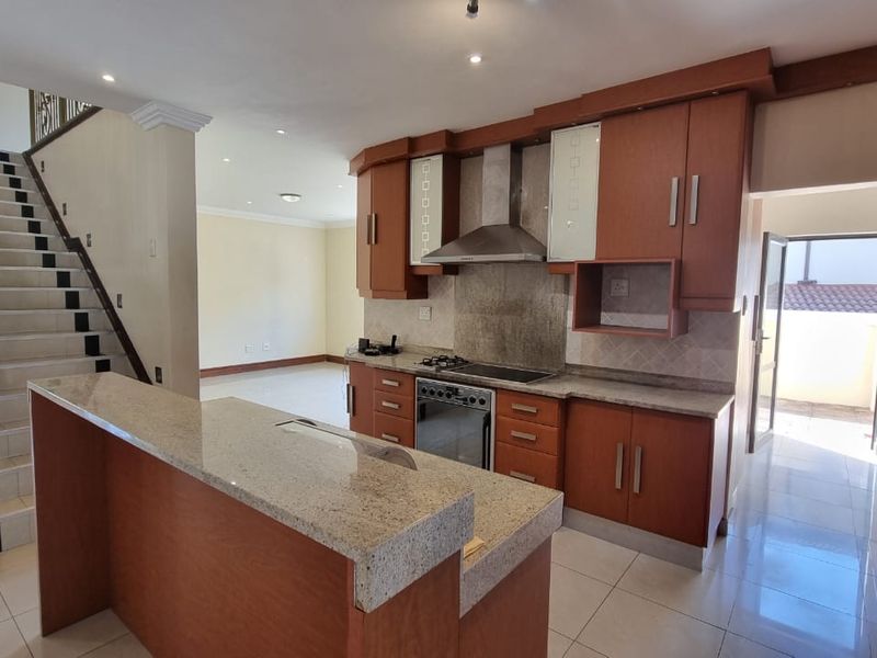 For sale in Izinga Ridge, Spacious 4 bedroom duet with pool - Photo 10