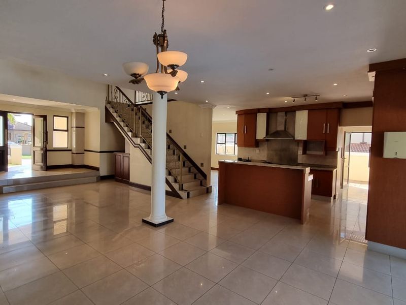 For sale in Izinga Ridge, Spacious 4 bedroom duet with pool - Photo 6