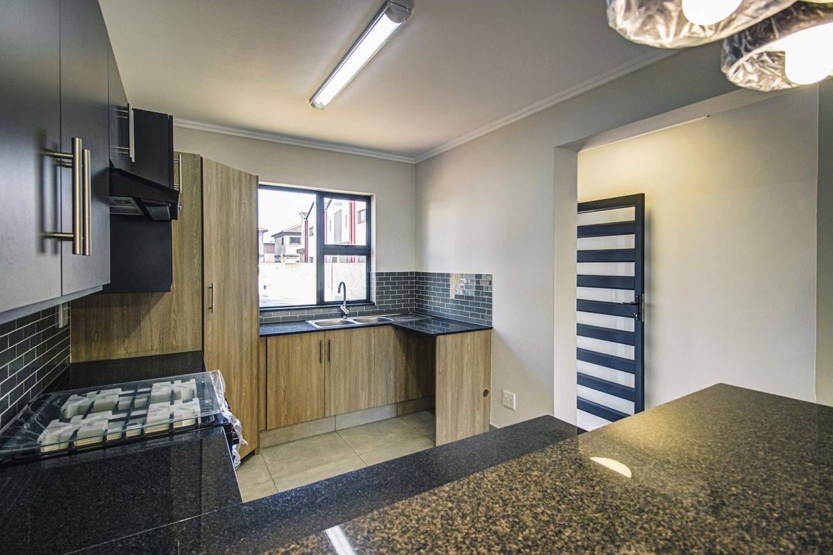 Your Dream Modern Sanctuary Awaits! - Photo 4