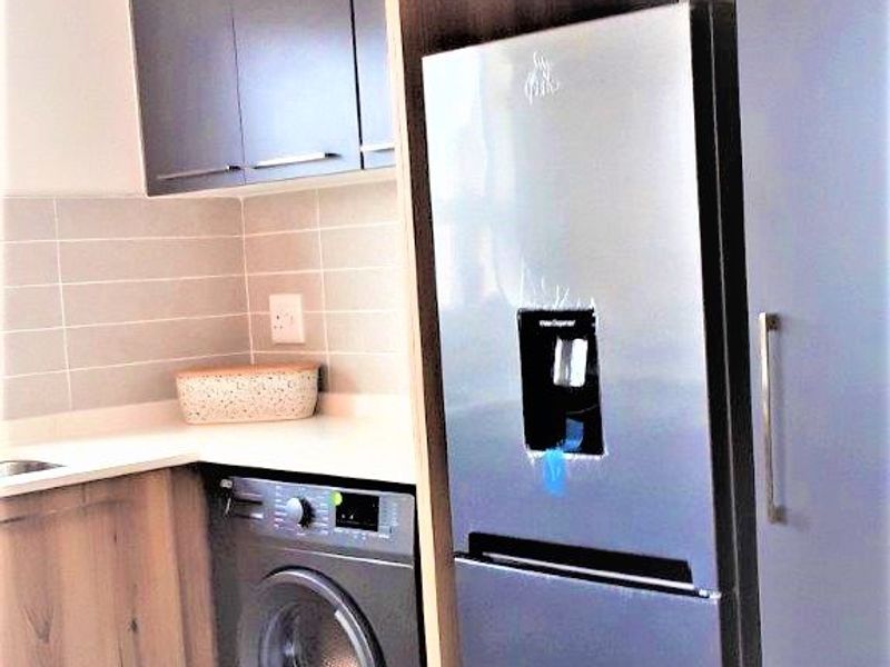 ONE BEDROOM FLAT IN OLIVEWOOD VILLAGE SOUTH ESTATE - Photo 3