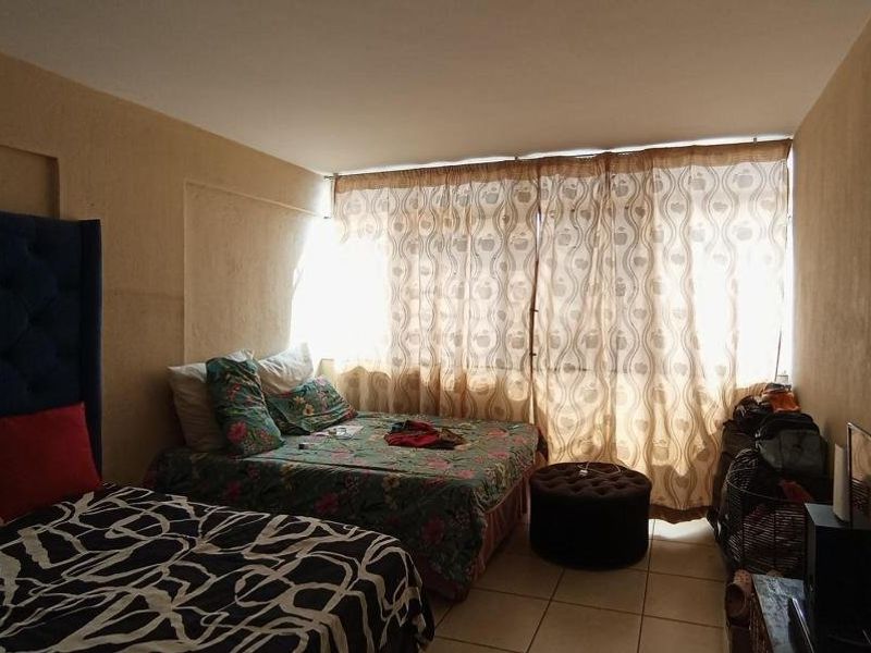 2-Bedroom Apartment for Sale in Barclay Square, Sunnyside - Photo 9