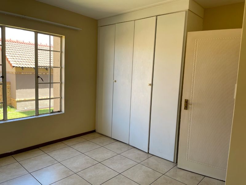 2 Bedroom 2 Bathroom Townhouse to Rent - Photo 8
