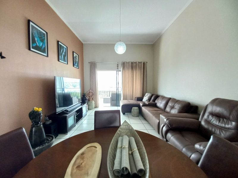 Stylish Modderfontein flat with pool and garden - Photo 5