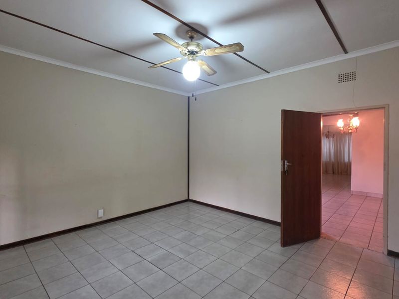 Exceptional Rental Opportunity – Spacious Family Home - Photo 7