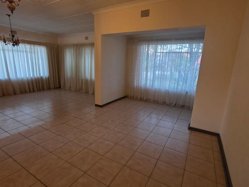 Exceptional Rental Opportunity – Spacious Family Home - Photo 3