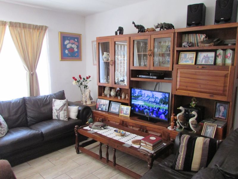 Central White River Flat with Private Garden - Photo 10