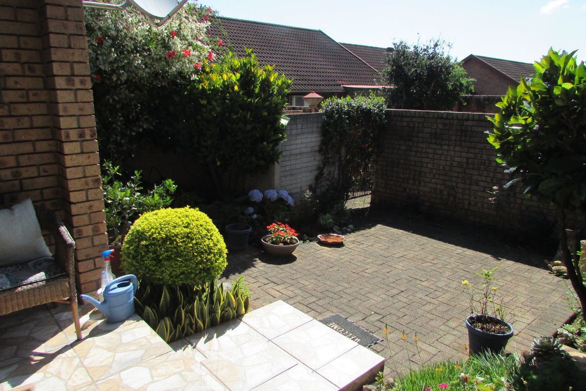 Central White River Flat with Private Garden - Photo 2