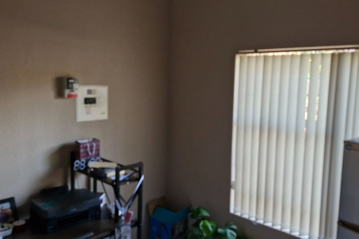 Spacious Family Home with Modern Comforts - Photo 5