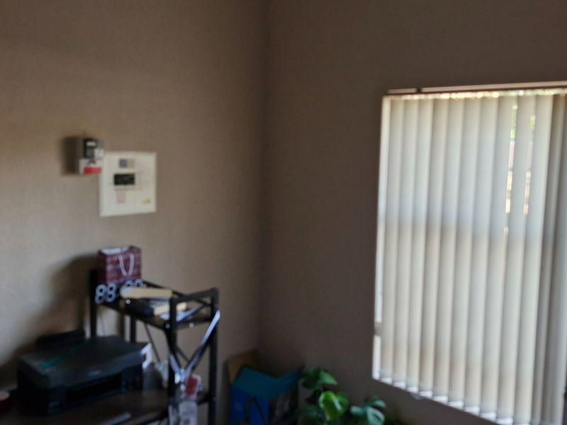 Spacious Family Home with Modern Comforts - Photo 5