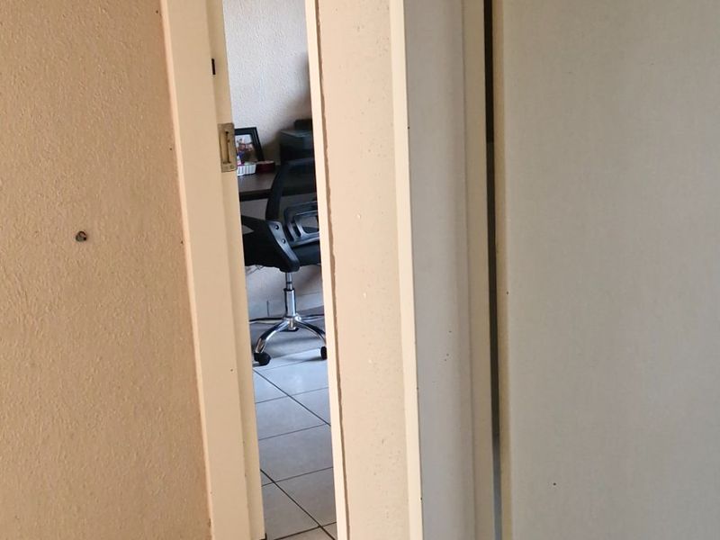 Spacious Family Home with Modern Comforts - Photo 9