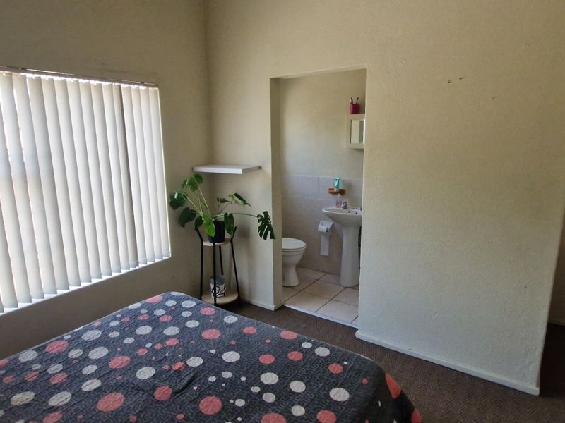 Spacious Family Home with Modern Comforts - Photo 8