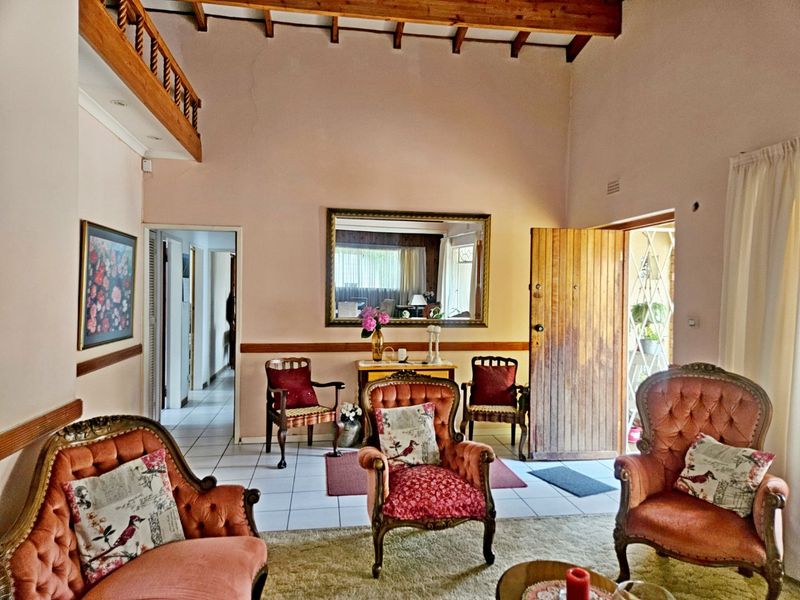 Lovely 3-Bedroom Family Home for sale OLD Birch Acres - Photo 5