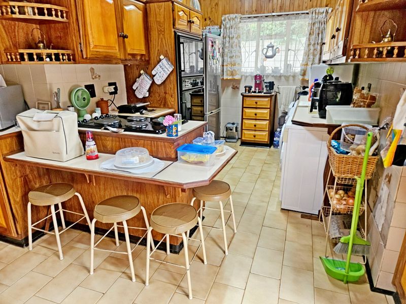 Lovely 3-Bedroom Family Home for sale OLD Birch Acres - Photo 9