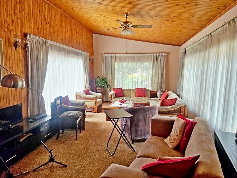 Lovely 3-Bedroom Family Home for sale OLD Birch Acres - Photo 7