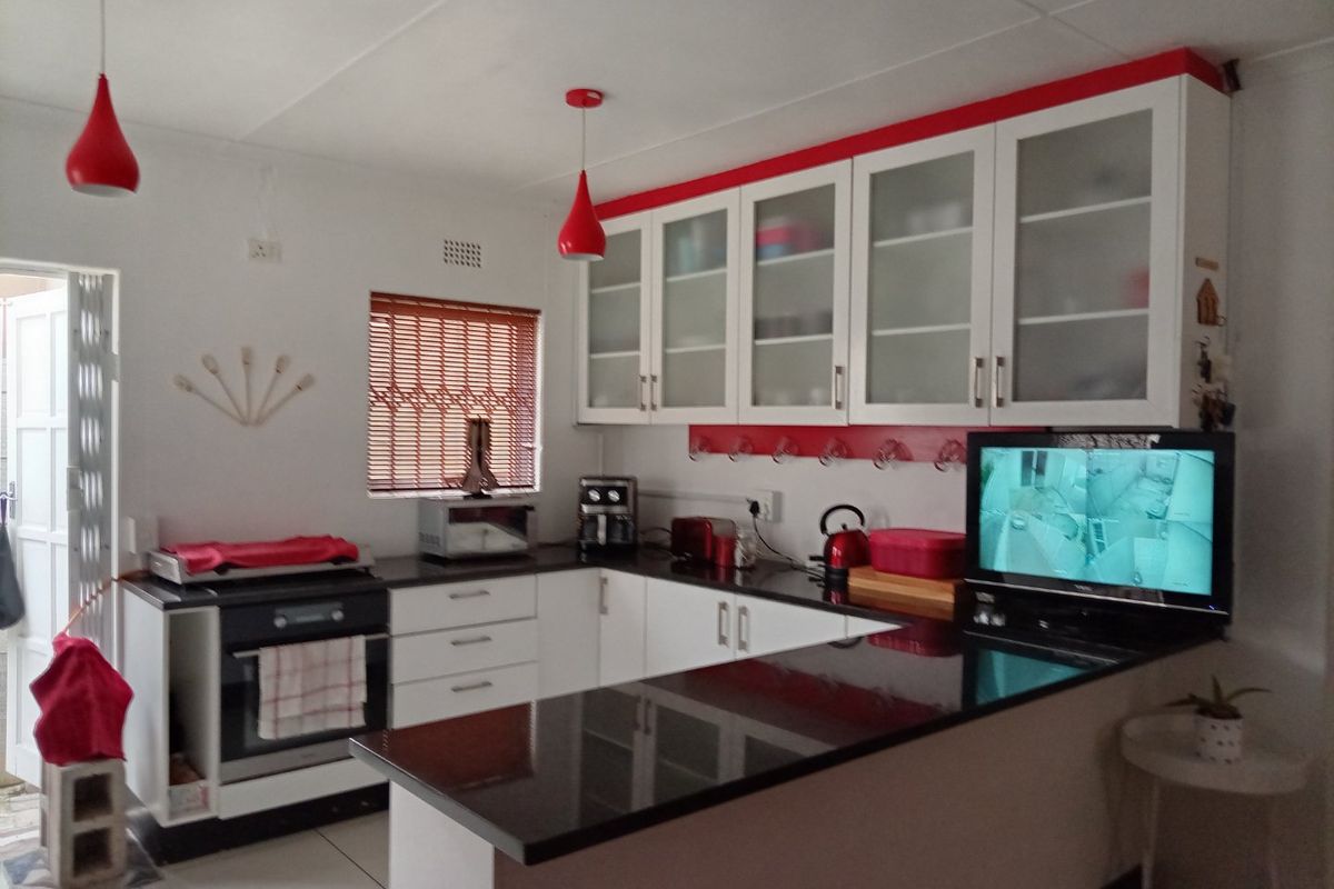 3-Bedroom Home for Sale – Secure & Comfortable Living! - Photo 3