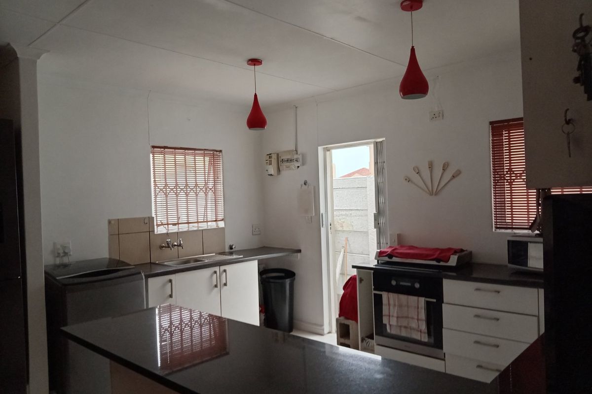 3-Bedroom Home for Sale – Secure & Comfortable Living! - Photo 4