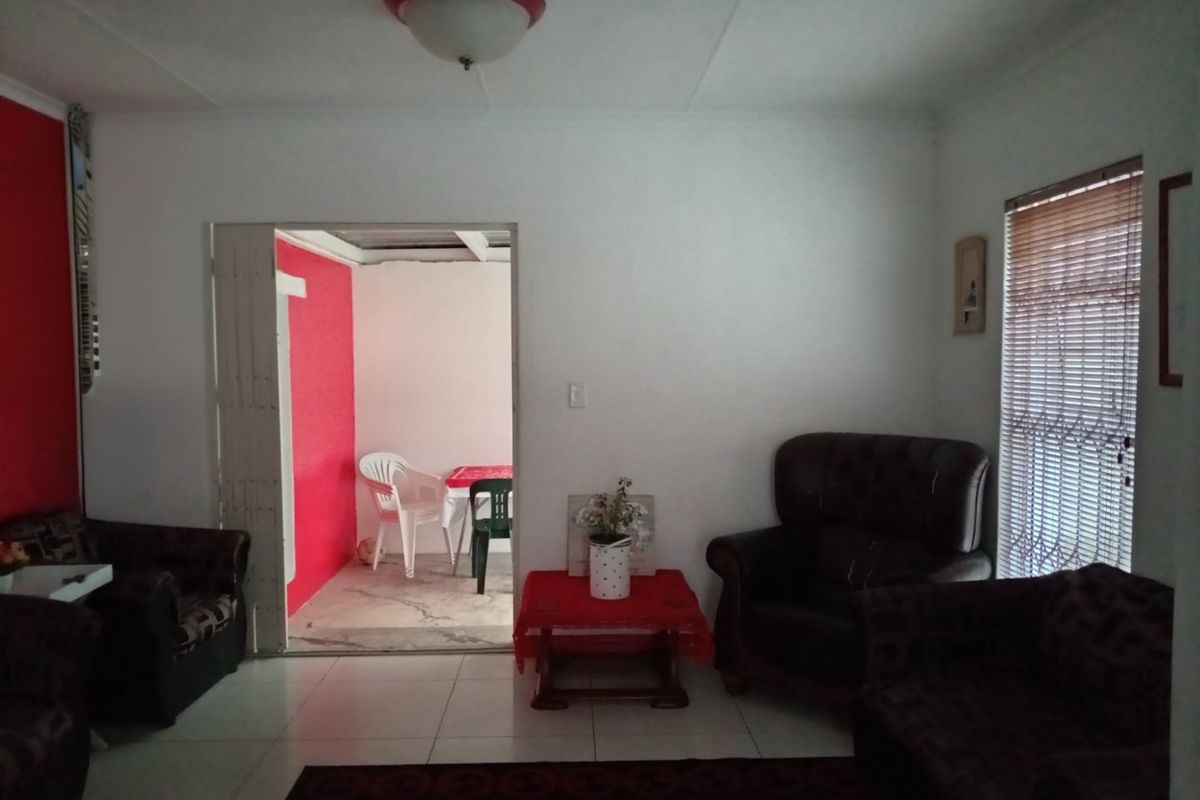 3-Bedroom Home for Sale – Secure & Comfortable Living! - Photo 2