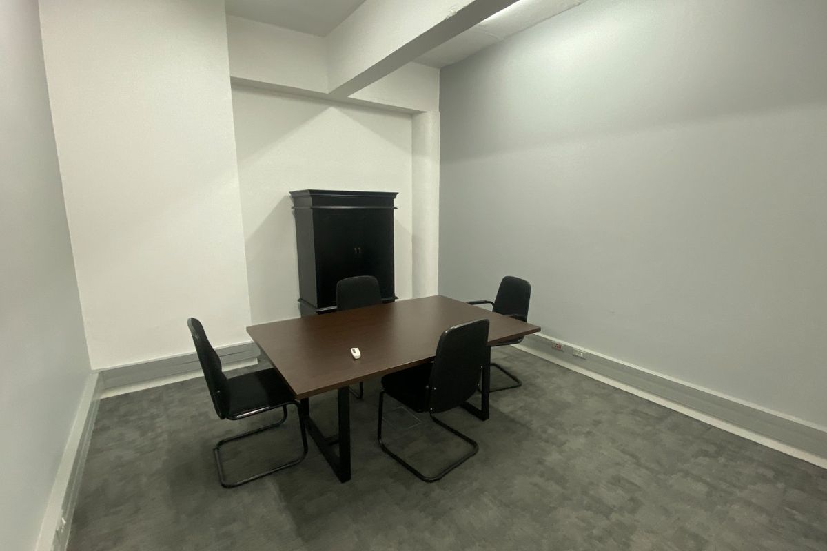 438m2 Commercial Space to Let  - Photo 2