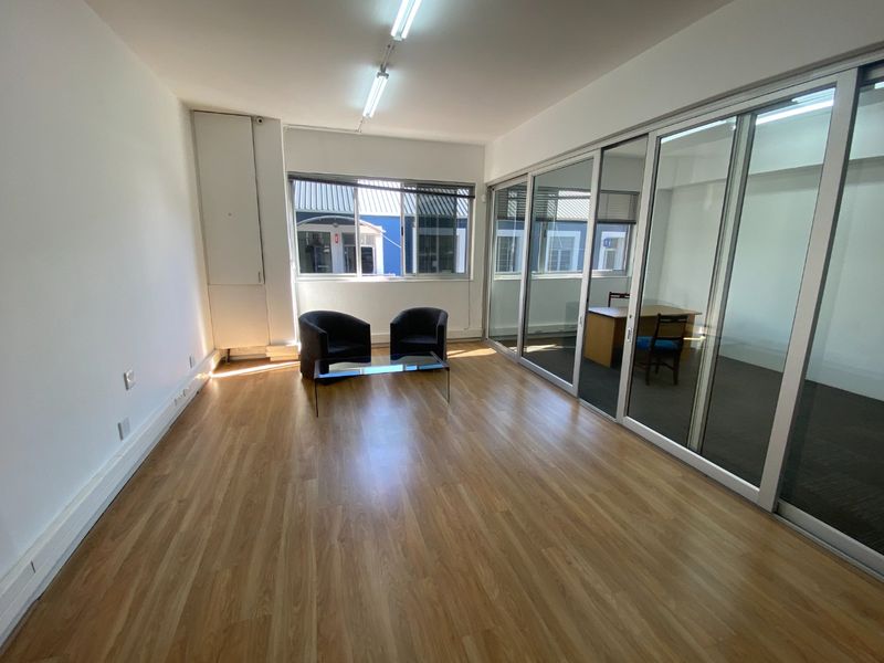 438m2 Commercial Space to Let  - Photo 10