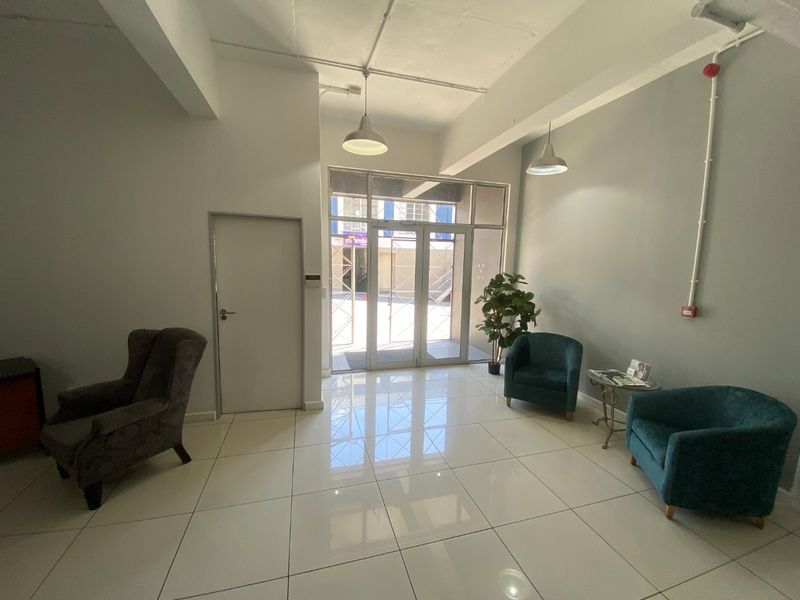 438m2 Commercial Space to Let  - Photo 7