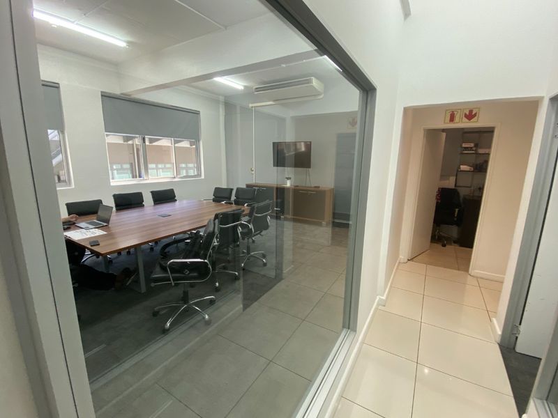 438m2 Commercial Space to Let  - Photo 6