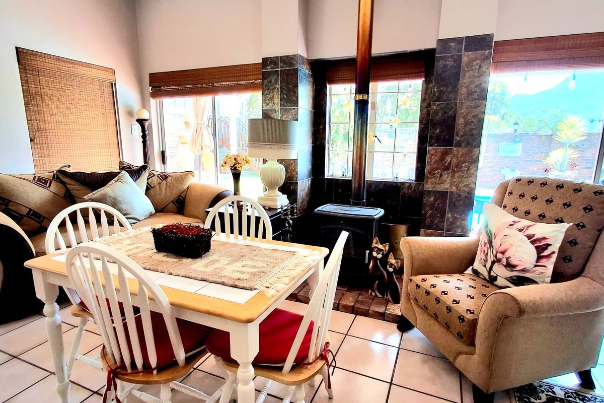 Extended family home - Photo 2