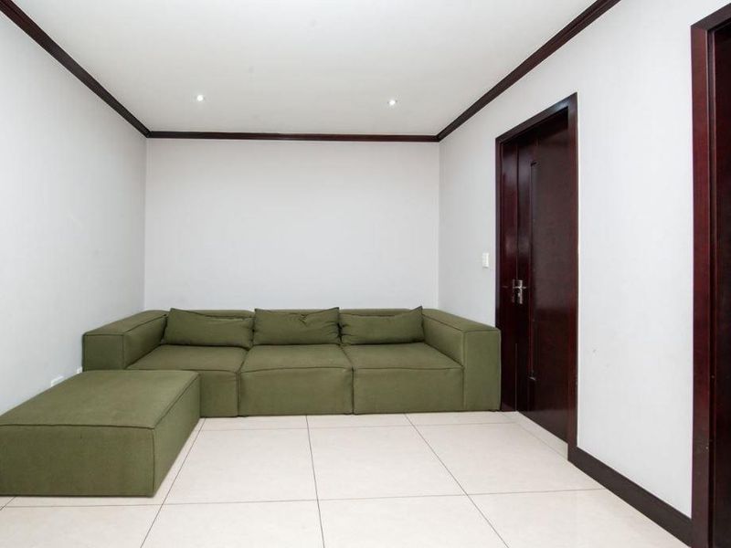 Upmarket Carlswald Duplex – 3 Beds - Photo 10