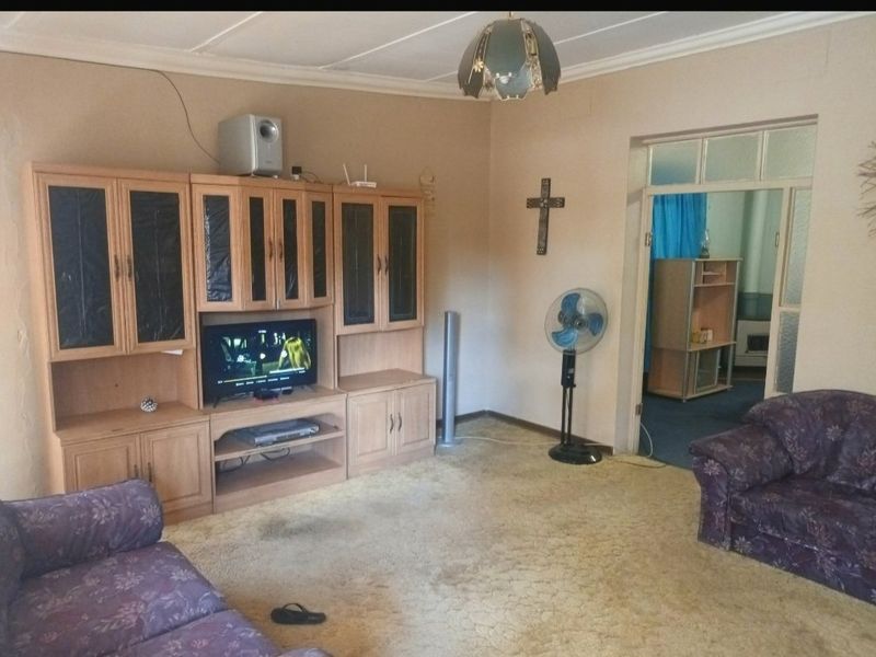 HISTORIAL SPACIOUS HOME - Photo 4