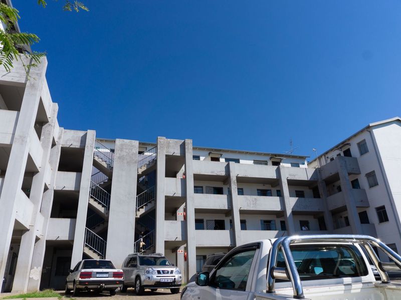 Modern 2 Bed at Emfuleni Place Complex,  - Photo 2