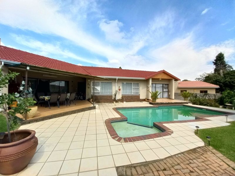 Eden Glen Family Home With Pool And Fibre - Photo 2