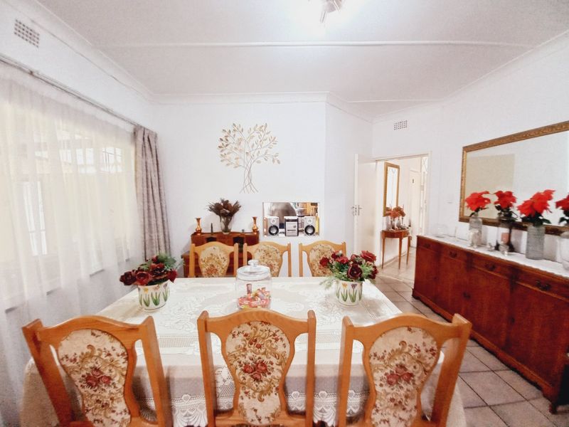 Eden Glen Family Home With Pool And Fibre - Photo 6