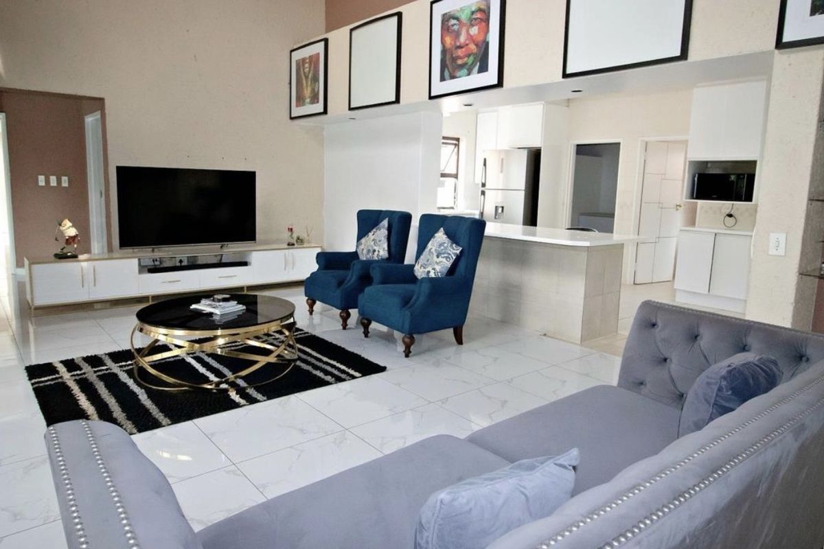 Fully Furnished 5 Bedroom Home to Rent in Hurlingham - Photo 2