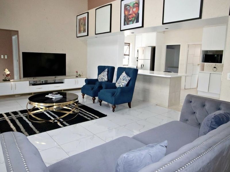 Fully Furnished 5 Bedroom Home to Rent in Hurlingham - Photo 2