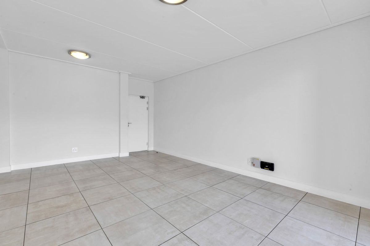 3 Bed 2 Bath 1st Floor For Rent - Photo 2