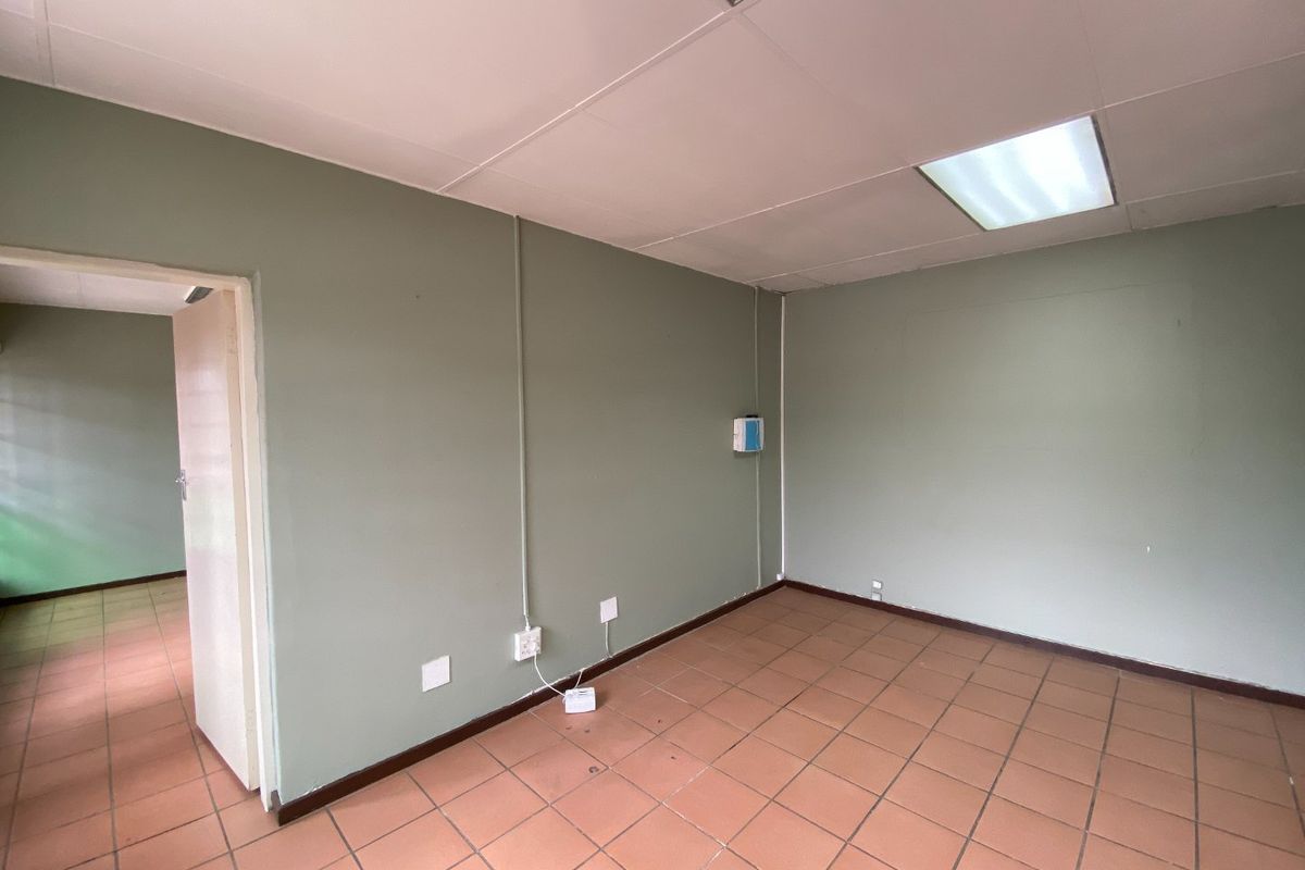 Prime Industrial Space To Let In Hennopspark - Photo 5