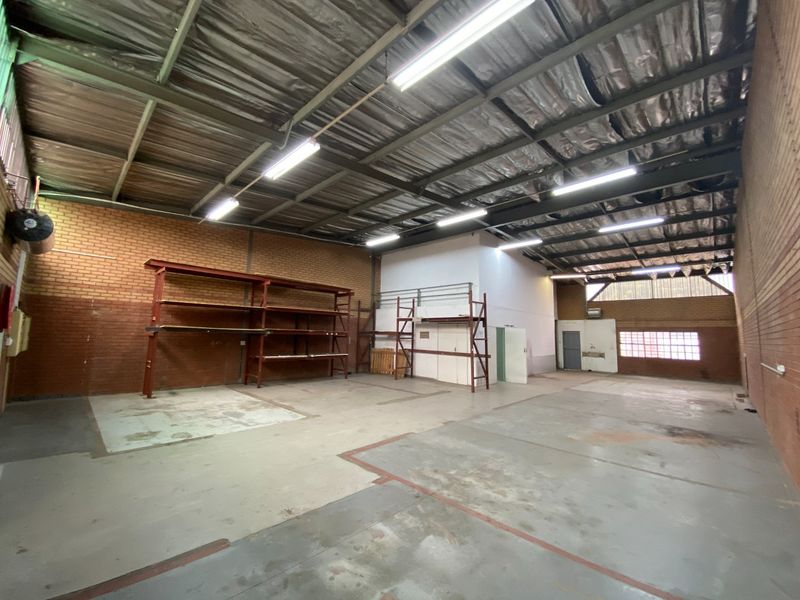 Prime Industrial Space To Let In Hennopspark - Photo 10