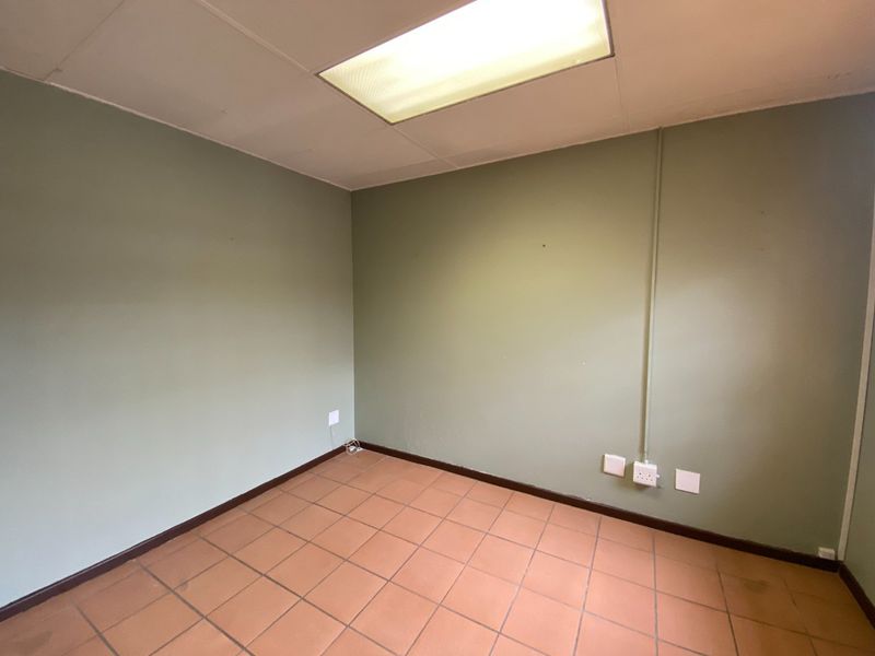 Prime Industrial Space To Let In Hennopspark - Photo 6
