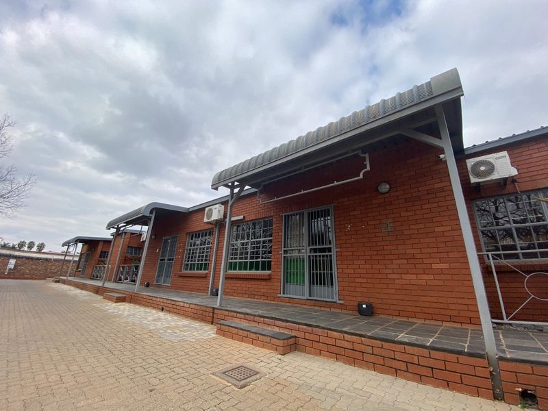 Prime Industrial Space To Let In Hennopspark - Photo 2