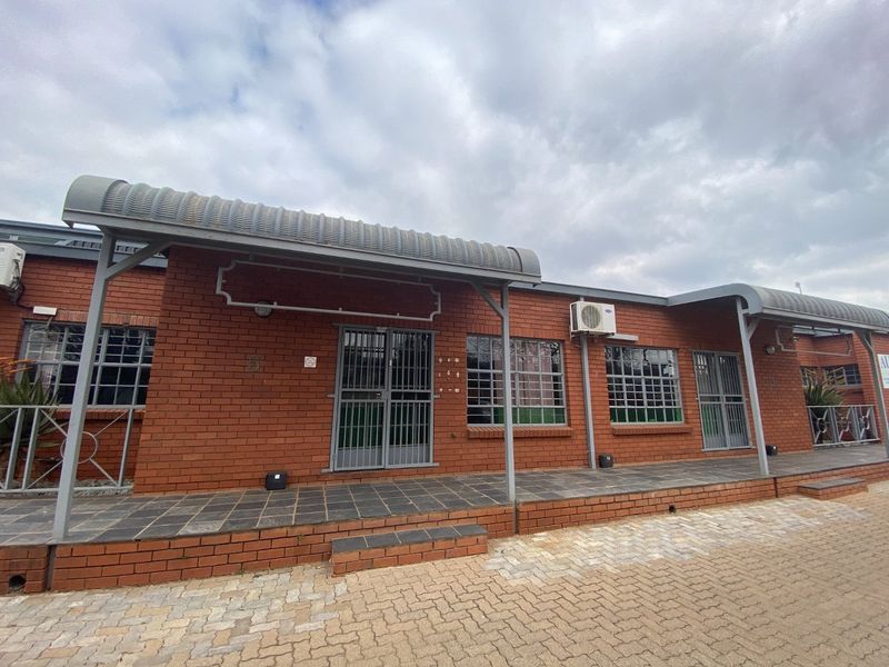 Prime Industrial Space To Let In Hennopspark - Photo 1