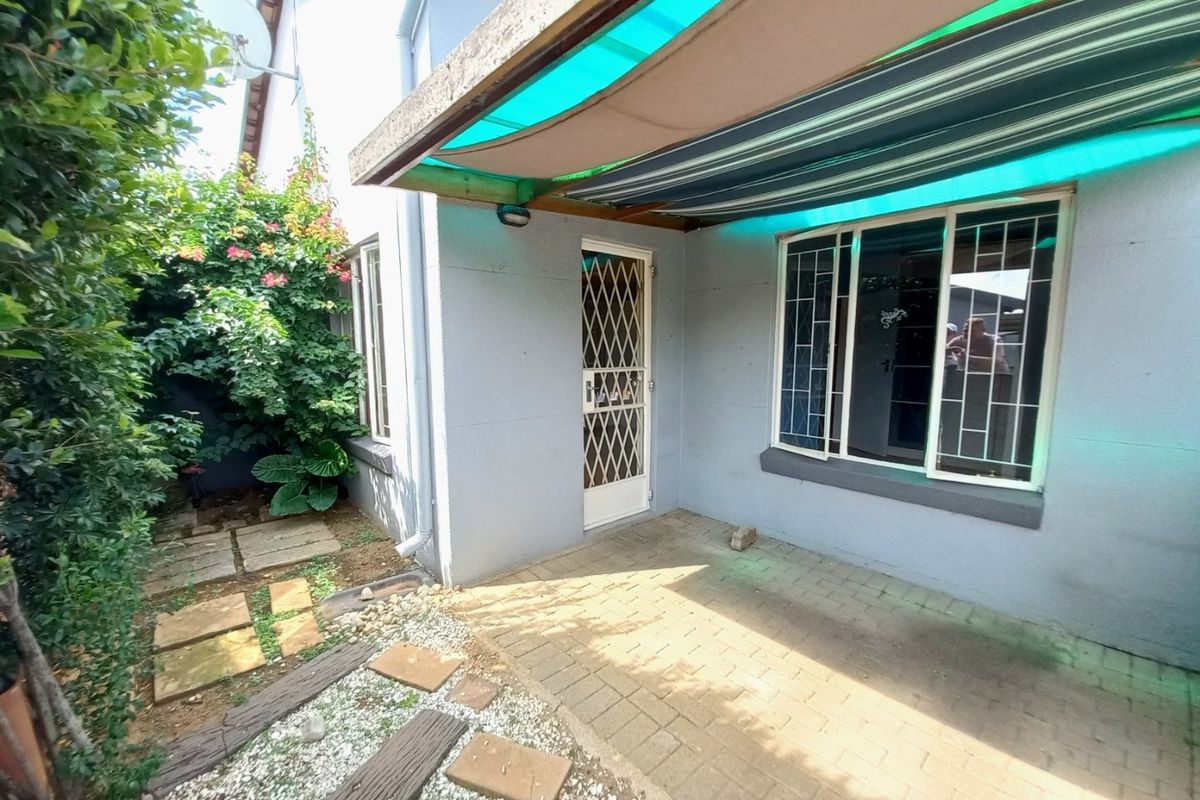 Eden Glen Townhouse Living With Style - Photo 2