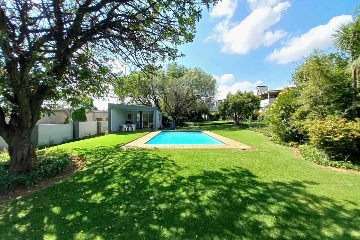 Chic Edenvale Apartment with Secure Living and Balcony - Photo 3