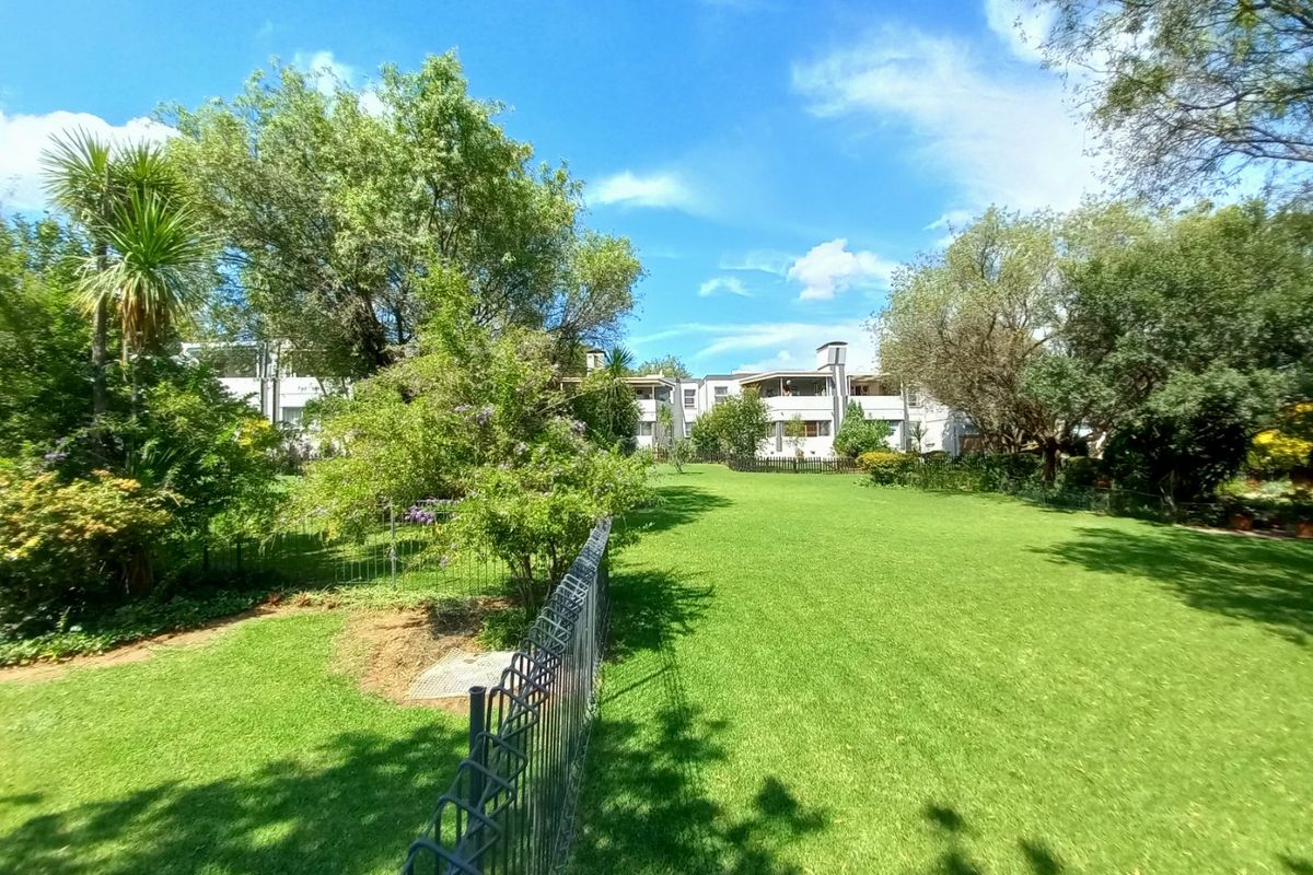 Chic Edenvale Apartment with Secure Living and Balcony - Photo 2